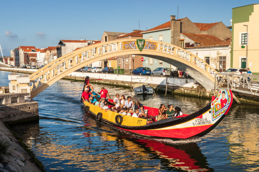 Moliceiro en los canales de Aveiro