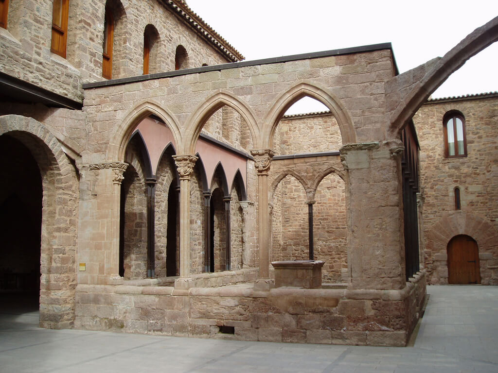 Patio del castillo de Cardona