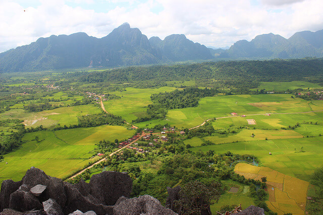 Vista de Vang Vien en Laos