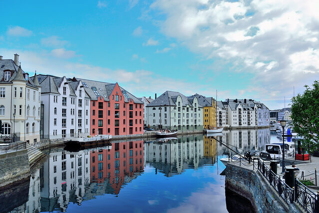 Vista de Allesund en Noruega