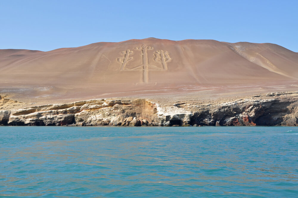 Vista del Candelabro en las islas Ballestas