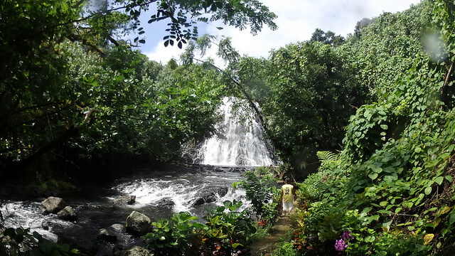 Cascada Kepirohi en Micronesia