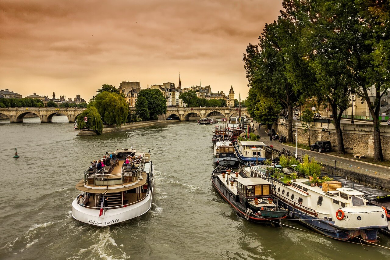 Cruceros por el río Sena en París