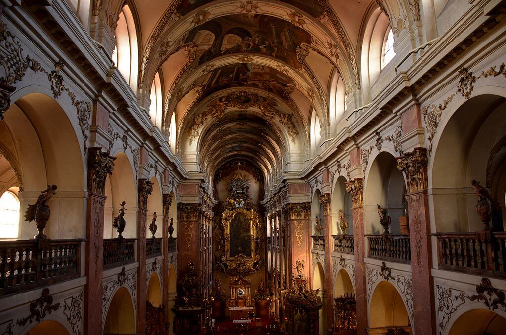 Iglesia de San Jacob en la Ciudad Vieja de Praga
