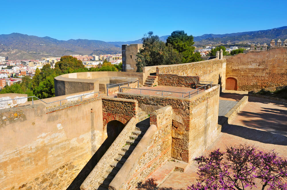 Interior del castillo de Gibralfaro en Málaga
