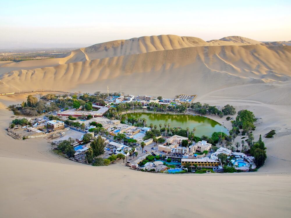 Oasis de Huacachina en Perú