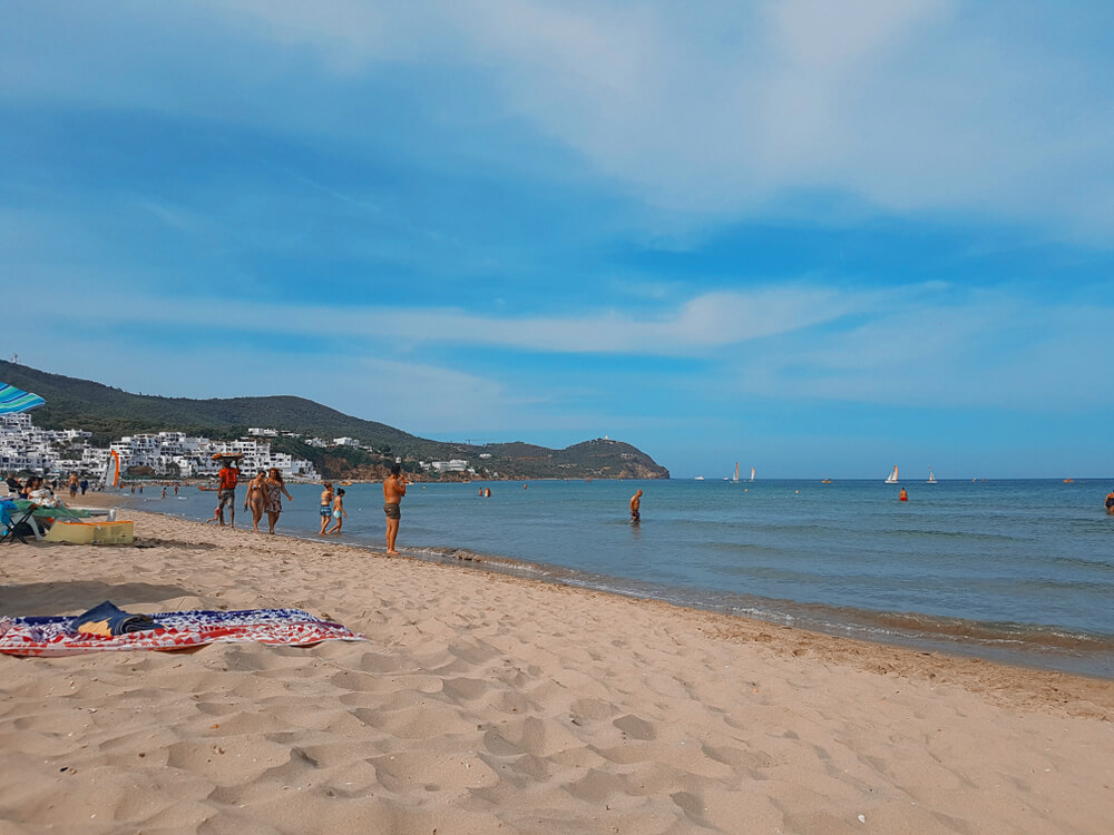 Playa de Cabo Negro en Tetuán