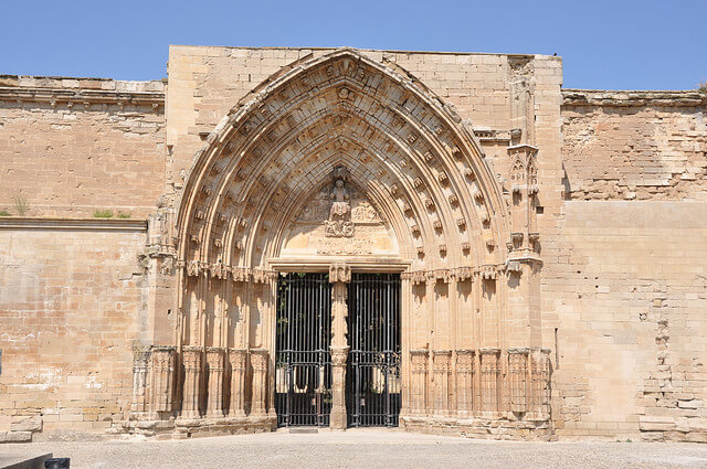 Puerta de los Apóstoles de la Seu Vella