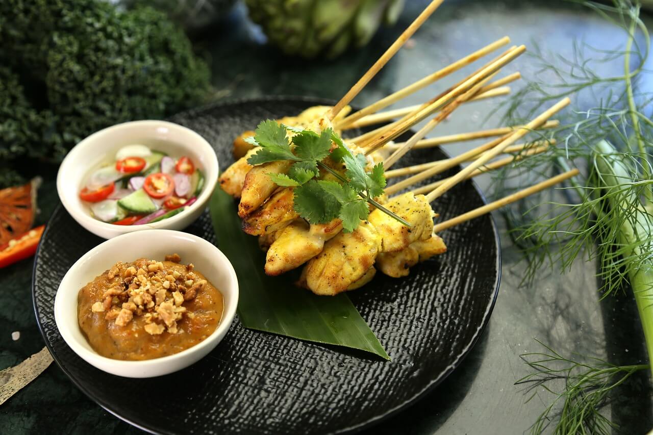 Satay, plato de la gastronomía de Malasia
