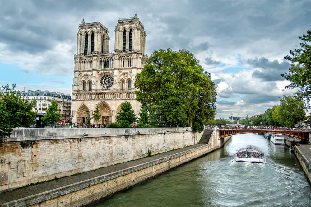 Crucero en el río Sena en París