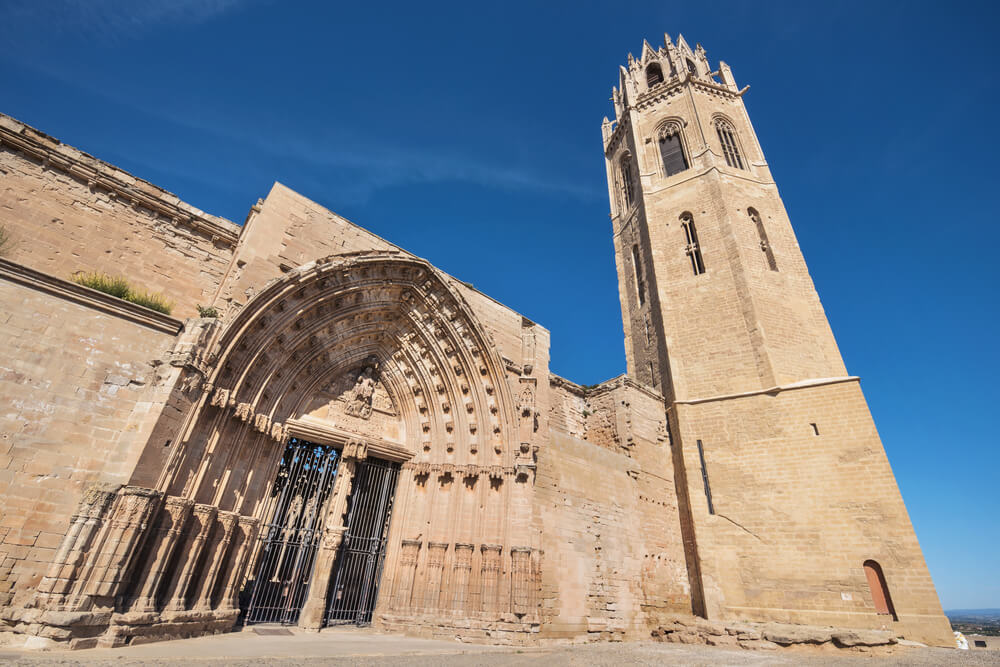 Pórtico y torre de la Seu Vella de Lleida