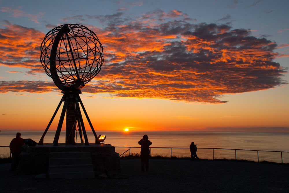 Sol de medianoche en Cabo Norte