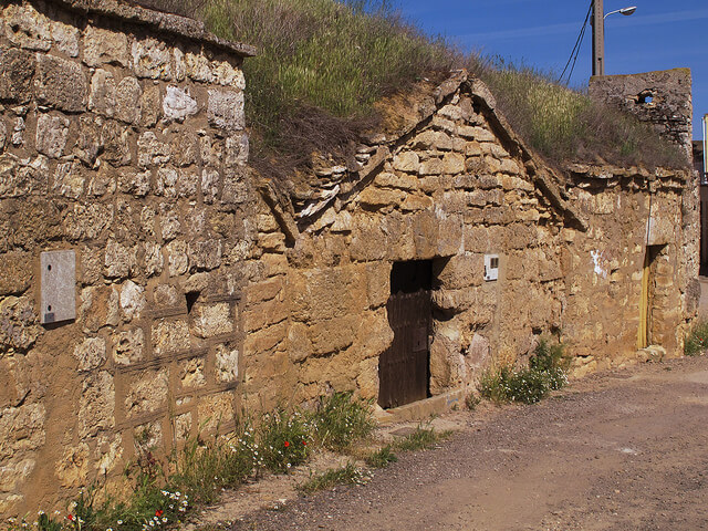 Antiguas bodegas de Dueñas