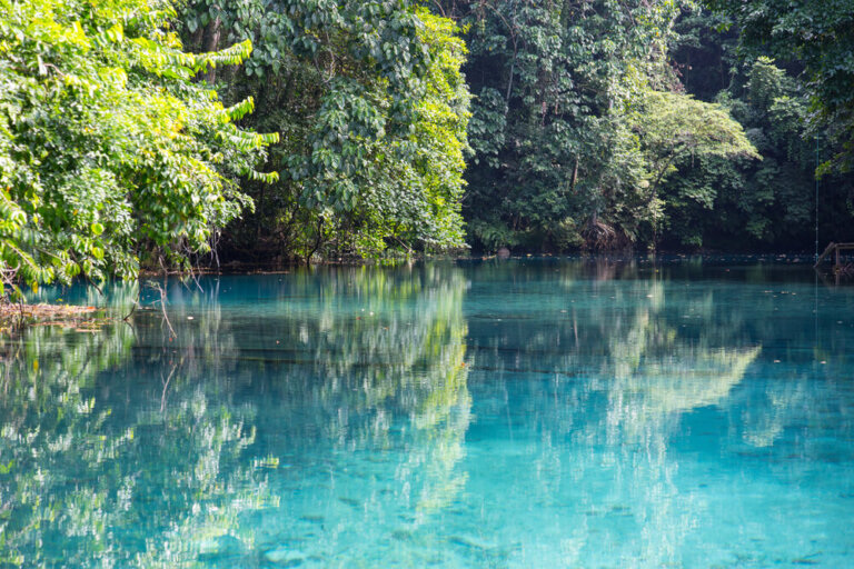 Conoce Blue Lagoon, un pequeño edén en Port Vila