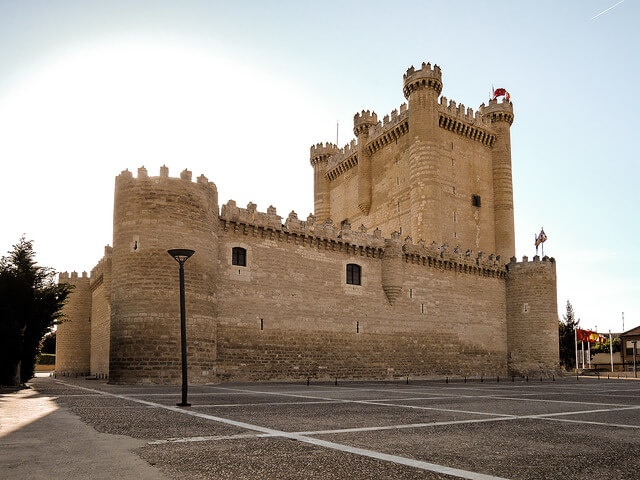 Castillo de Fuensladaña en la comarca de Cigales
