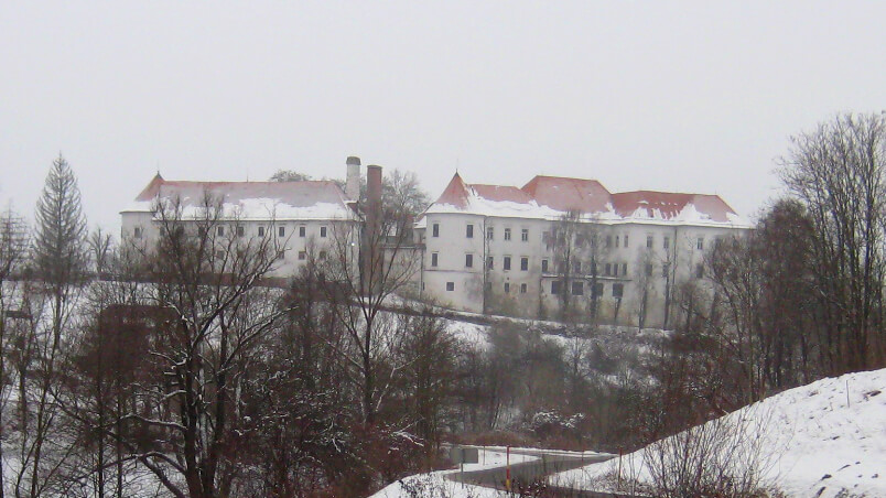Vista del castillo de Hrastovec