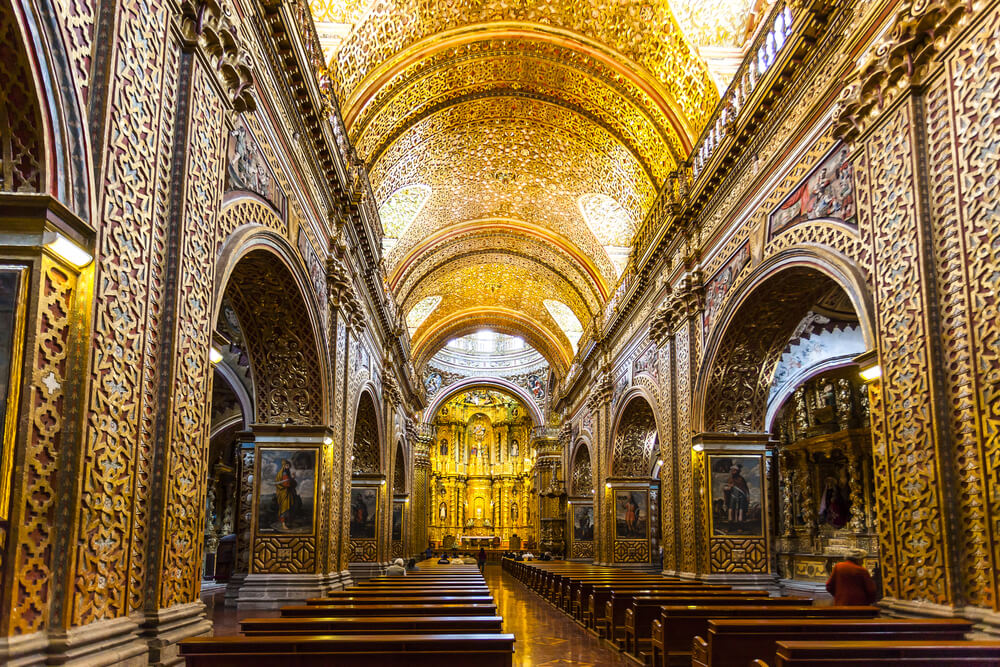 Interior de la Iglesia de la Compañía en Quito