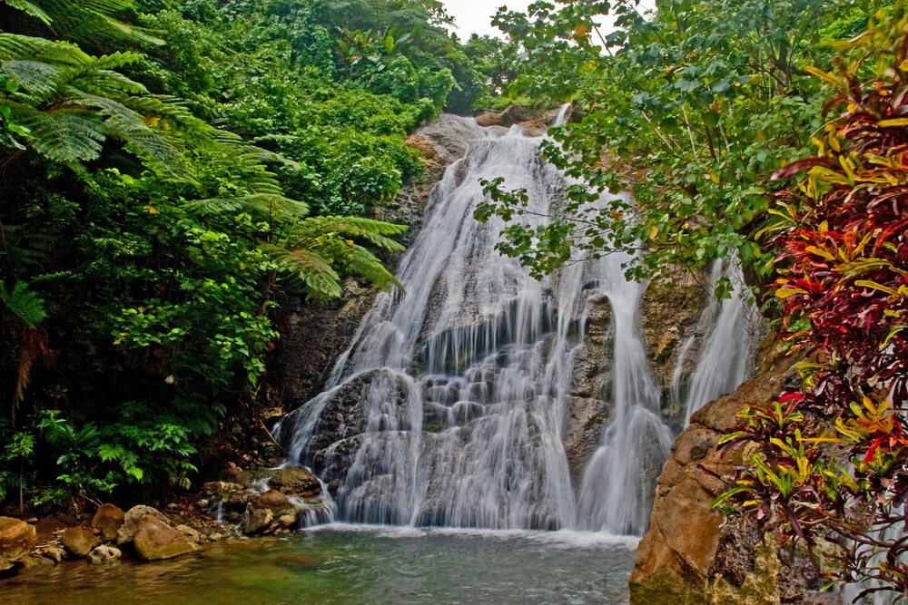 Cascada en Maewo