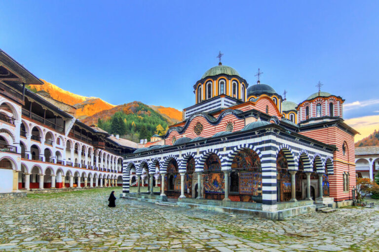 El monasterio ortodoxo de Rila, centro espiritual de Bulgaria