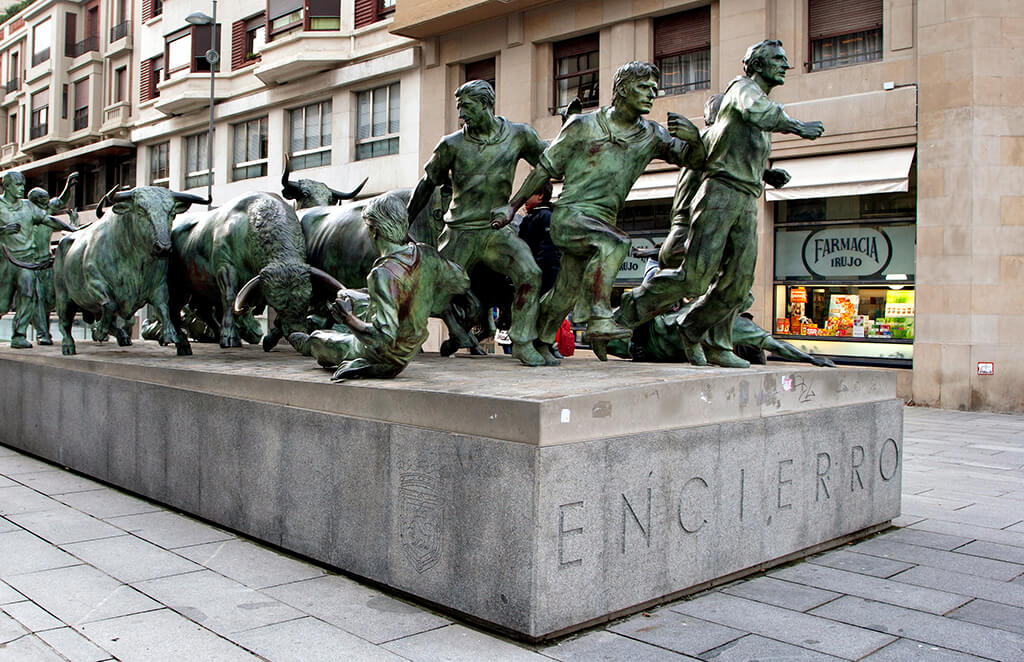 Monumento al encierro en Pamplona