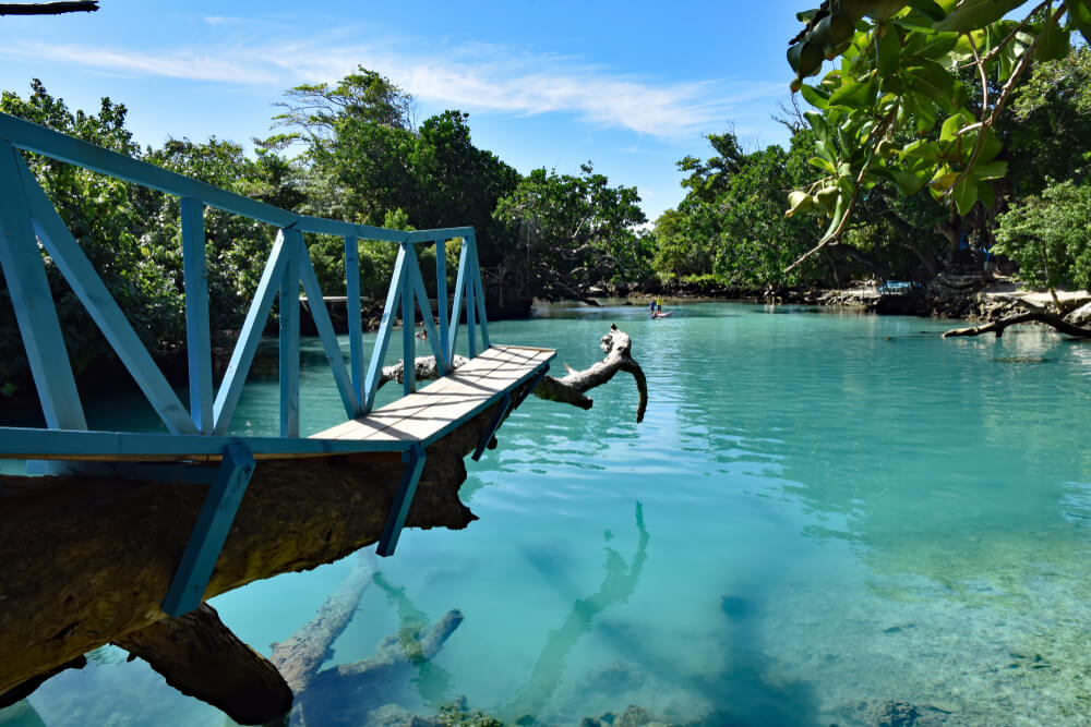 Pasarela sobre Blue Lagoon