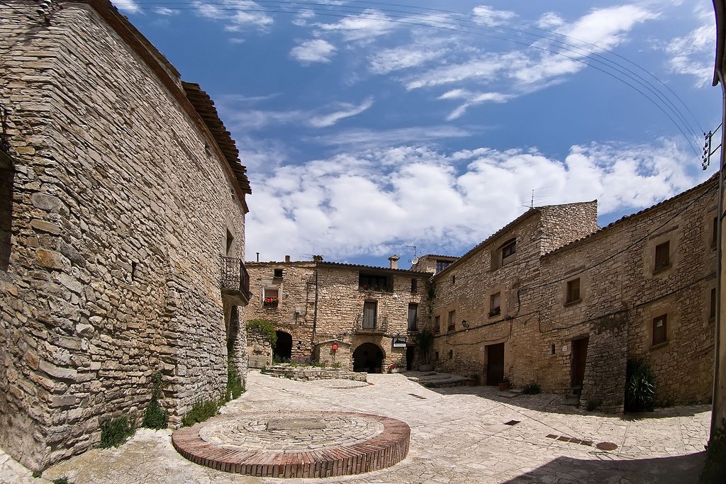 Montfalcó Murallat: una encantadora villa medieval en Lleida