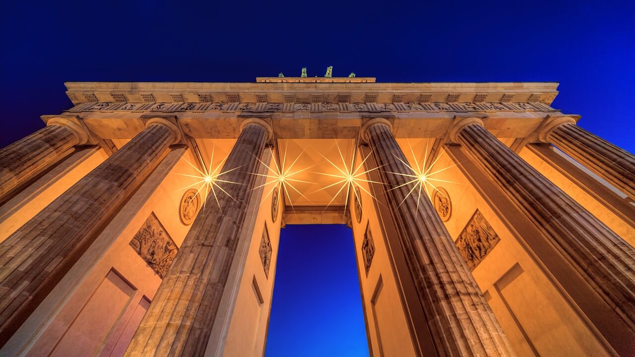 Puerta de Brandeburgo de noche