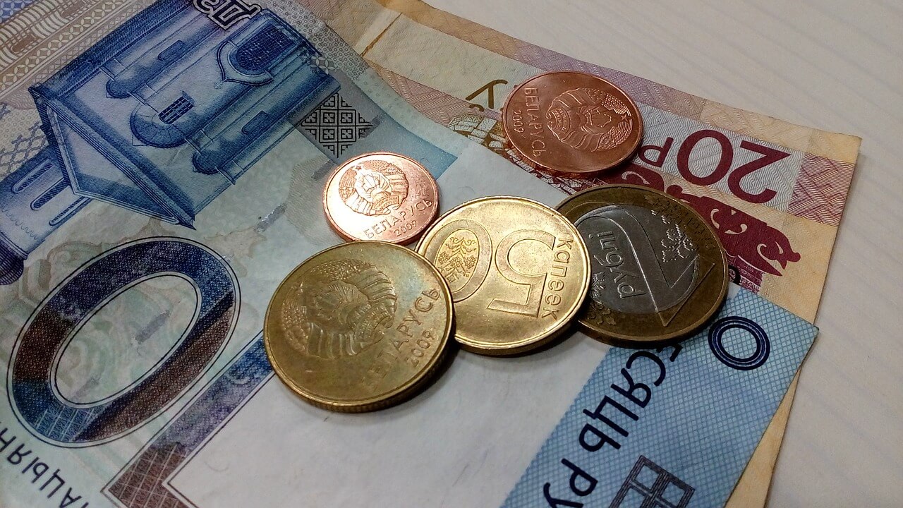 Rublos, moneda que hay que tener para viajar a Bielorrusia