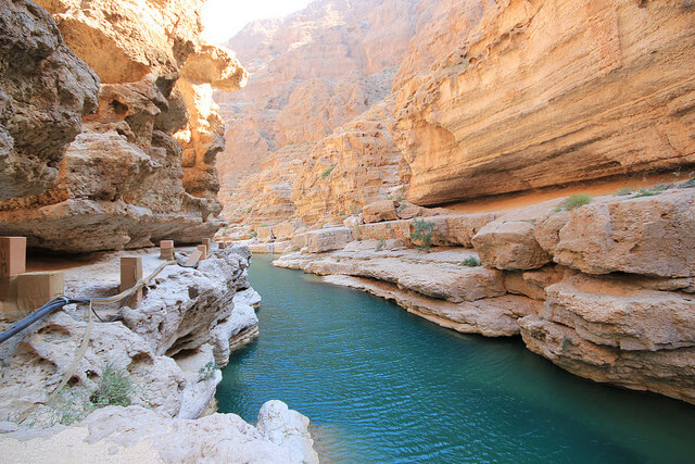 Interior del cañón Wadi Shab en Omán