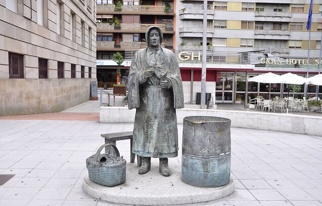 Monumento a la Castañera