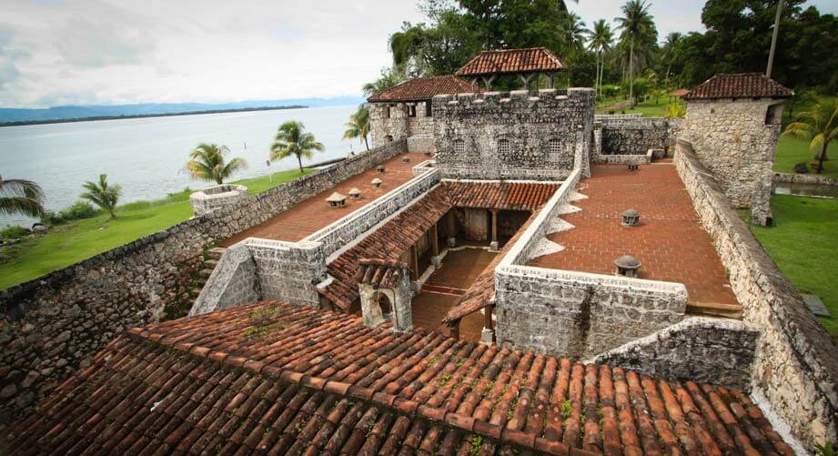 Vista del castillo de San Felipe de Lara