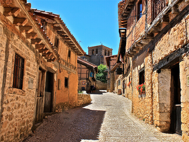 Calle de Calatañazor