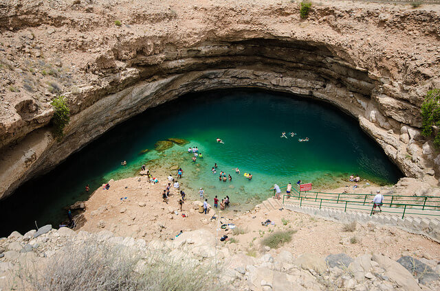 Interior de la dolina Bima en Omán