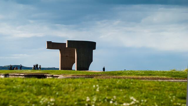 Vista del Elogio del Horizonte en Gijón