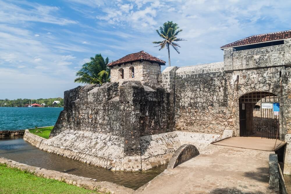 Acceso al castillo de San Felipe de Lara