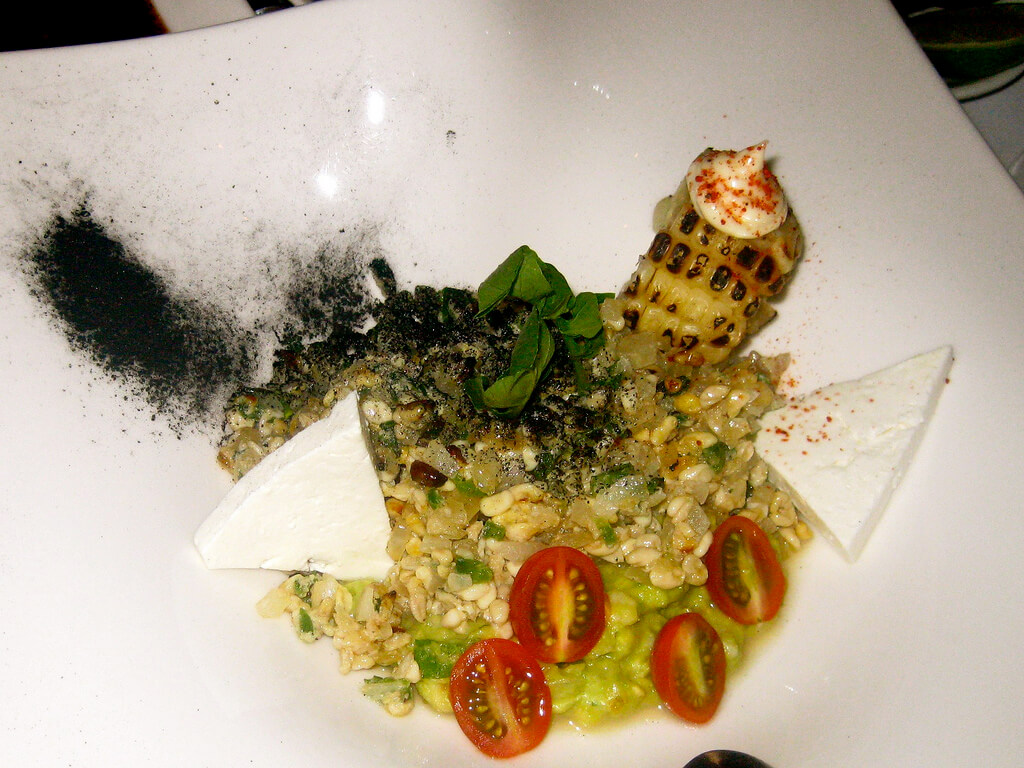 Plato de escamoles