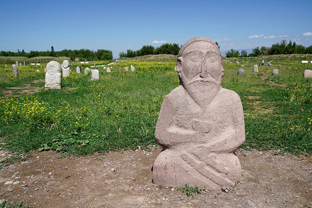 Estelas funerarias cerca de la Torre de Burana