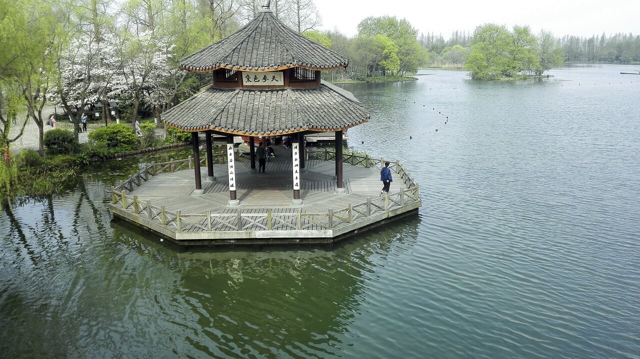 Templo en el Lago del Oeste de Hangzhou