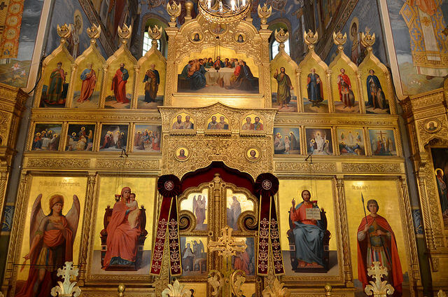 Interior de la iglesia-memorial de Shipka 
