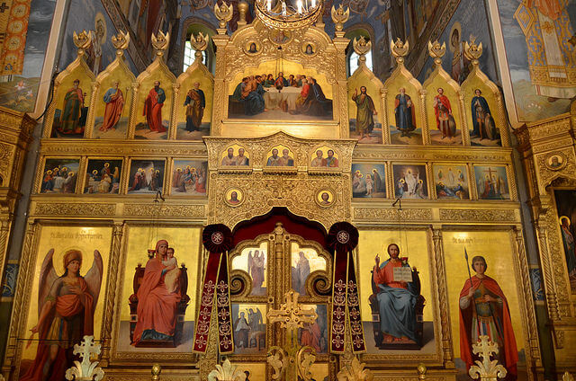 Interior de la iglesia-memorial de Shipka