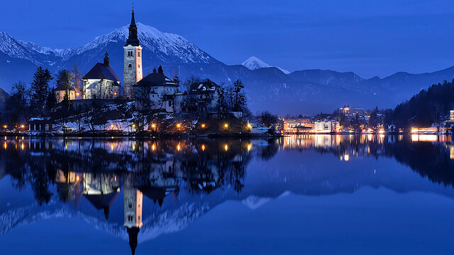 Lago Bled por la noche