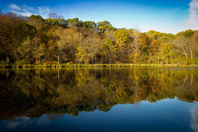Vista del lago en Long Lake