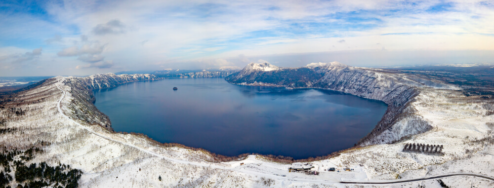 Vista del lago Masyuko en invierno