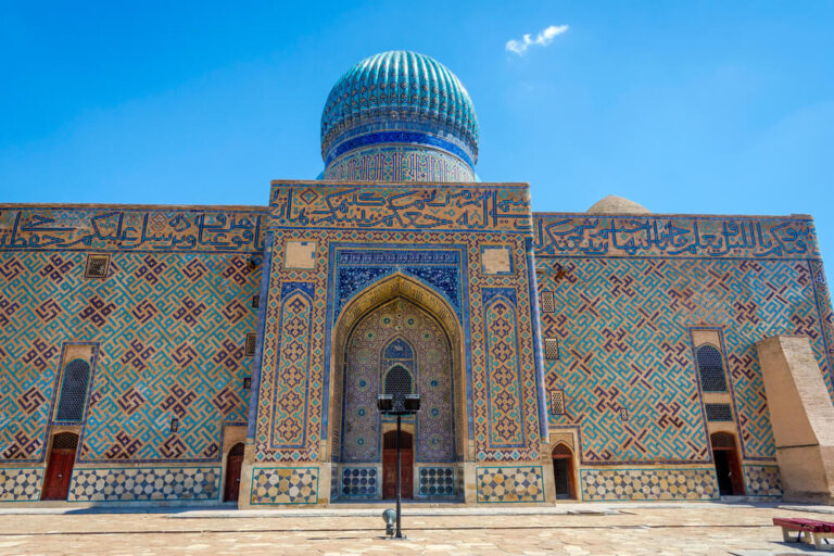 La mezquita de Turkestán, una ciudad de la Ruta de la Seda