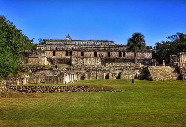 Palacio de Teocalli en las ruinas de Kabah