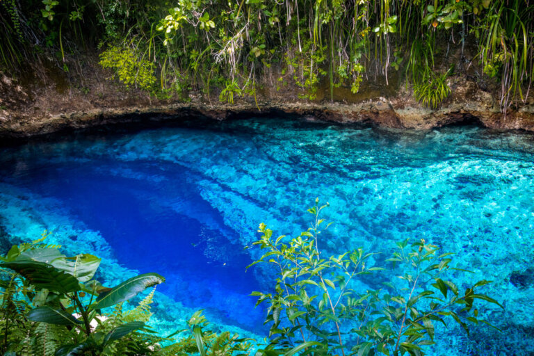 El río encantado de Hinatuan, un lugar mágico en Filipinas