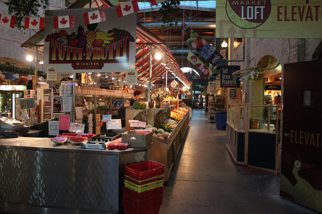 Interior del mercado Forks 