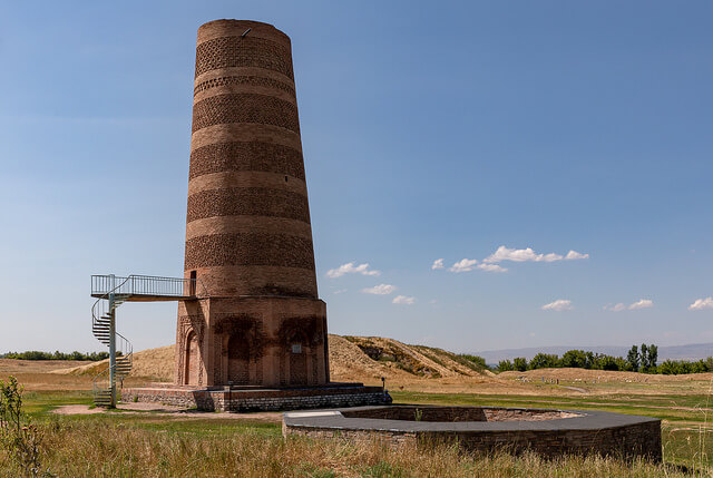 Vista de la Torre de Burana