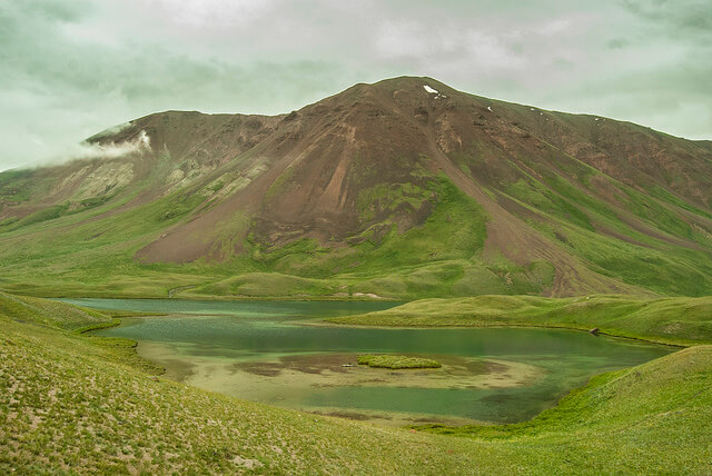 Vista del lago Tulpar Kol