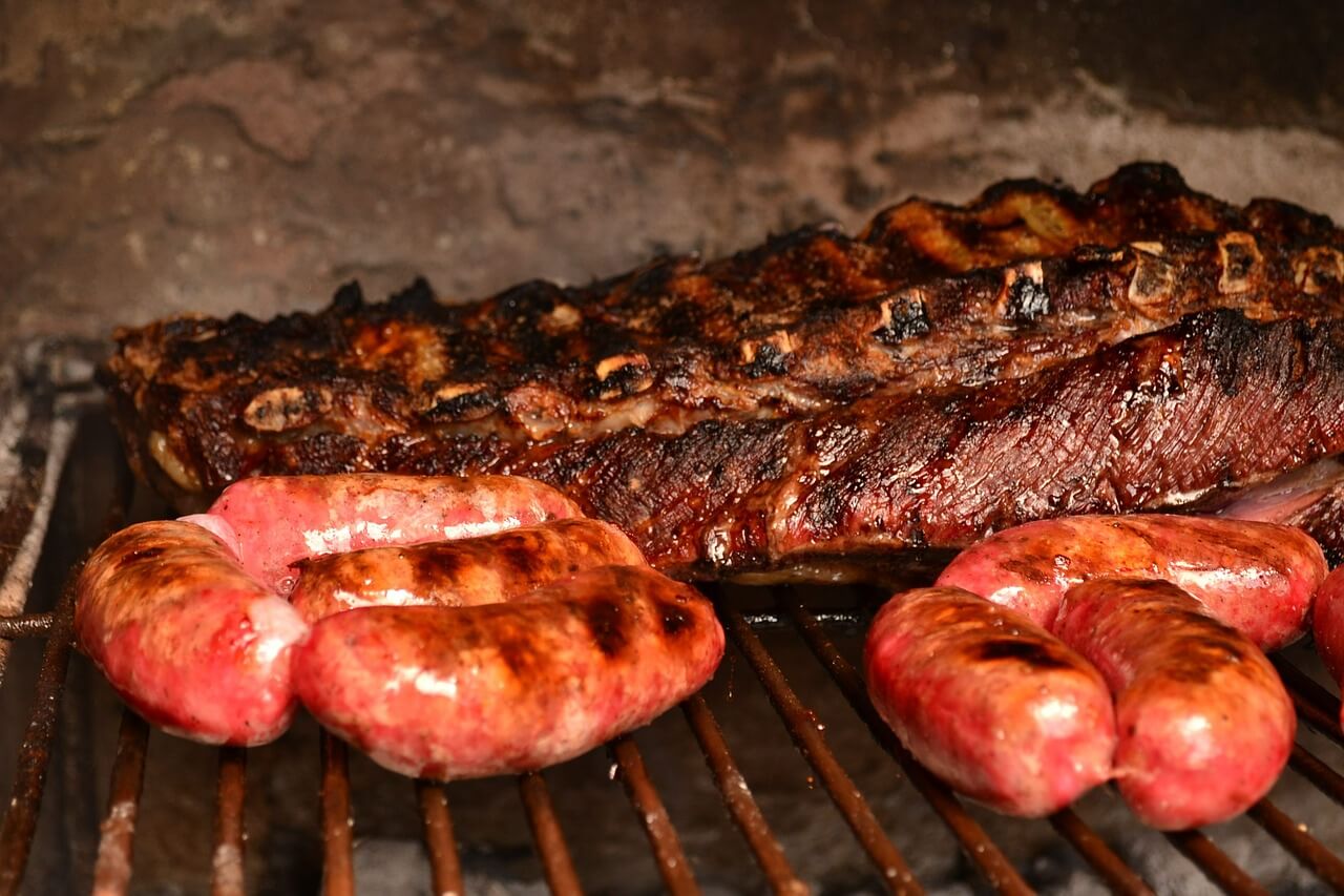 Asado argentino en la parrilla